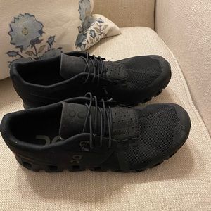 On Cloud Black running shoes, size 8.5
